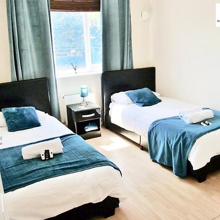 2 Bedroom Apartment At Dagenham , Adonai Serviced Accommodation, Free Wifi And Parking Екстер'єр фото
